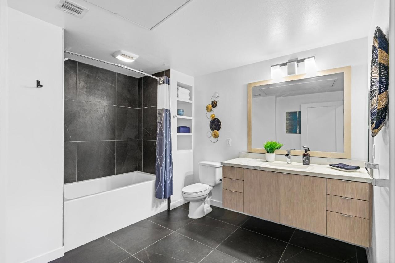 Beverly Grove Chic City Oasis 2 Bedroom Apt With Den 138 Los Angeles Eksteriør billede