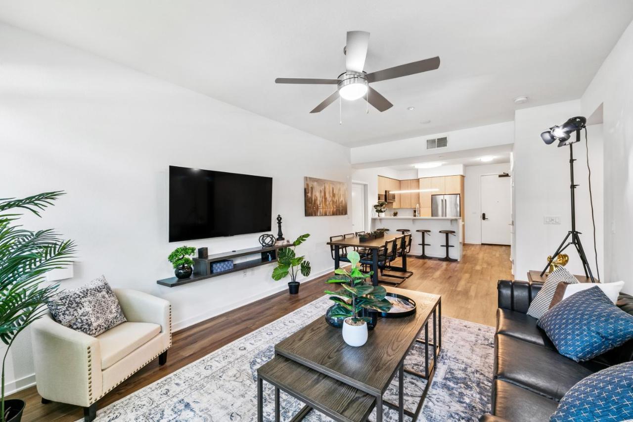 Beverly Grove Chic City Oasis 2 Bedroom Apt With Den 138 Los Angeles Eksteriør billede