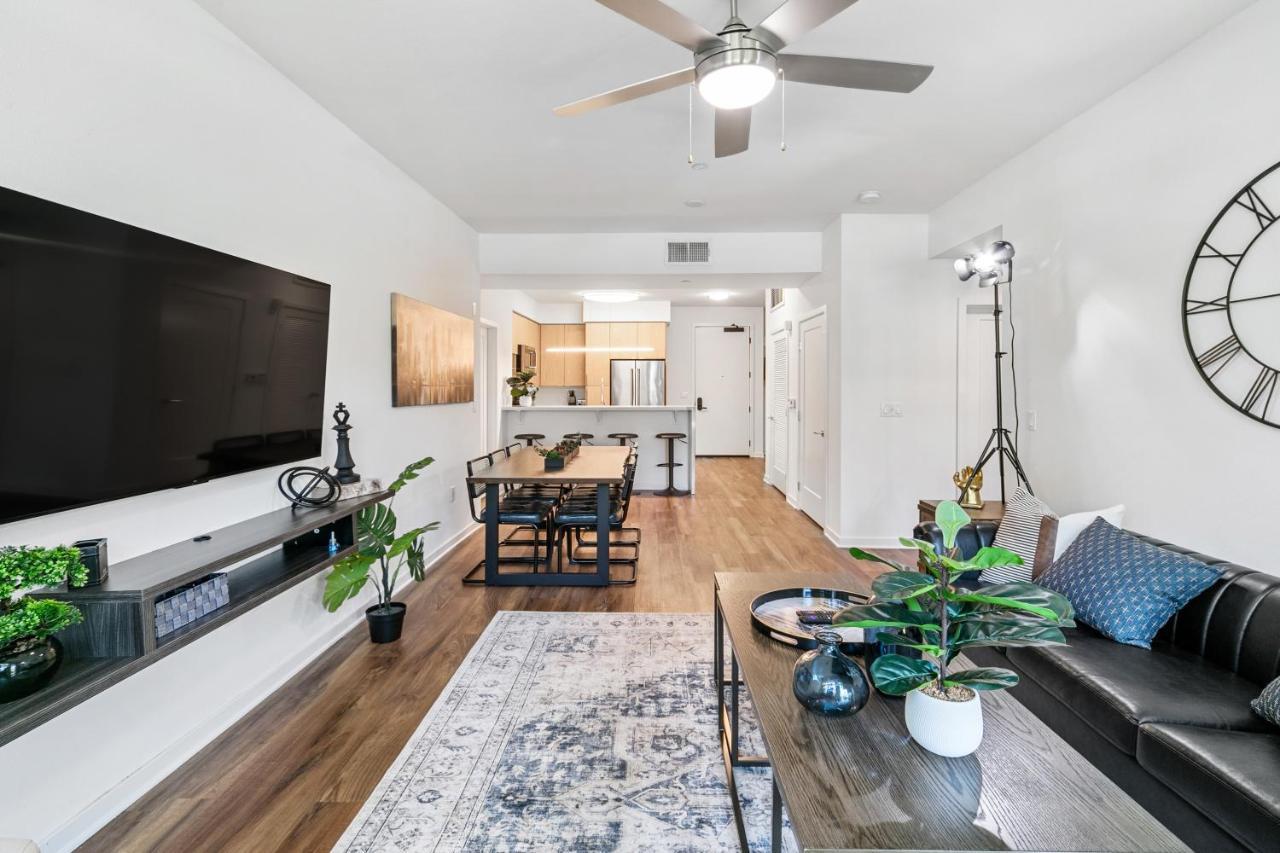 Beverly Grove Chic City Oasis 2 Bedroom Apt With Den 138 Los Angeles Eksteriør billede